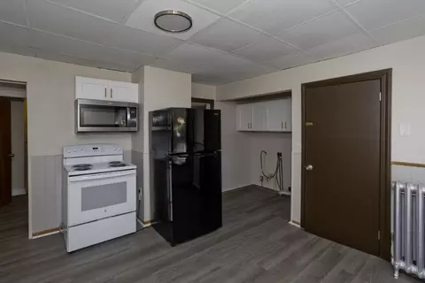 Kitchen - 31 33 Balis St, Springfield, MA 01109 photo 2 of 4
