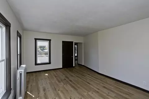 Living - 31 33 Balis St, Springfield, MA 01109 photo 8 of 8