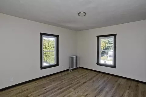 Bedroom - 31 33 Balis St, Springfield, MA 01109 photo 6 of 7