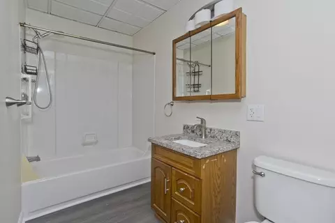 Bath - 31 33 Balis St, Springfield, MA 01109 photo 1 of 2