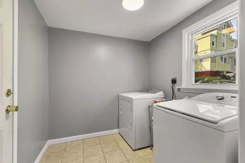 2 Grout Ct, Worcester, MA 01610 photo 9