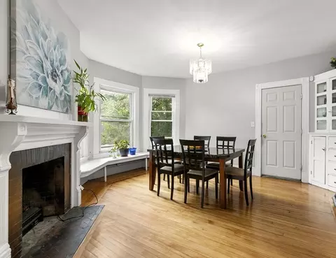 2 Grout Ct, Worcester, MA 01610 photo 5