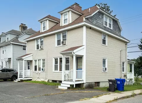 104-106 Everett St, Easthampton, MA 01027 photo 3