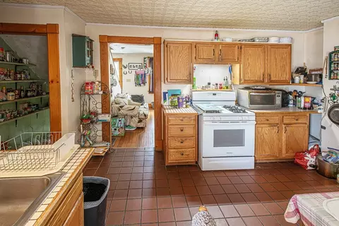 104-106 Everett St, Easthampton, MA 01027 photo 23