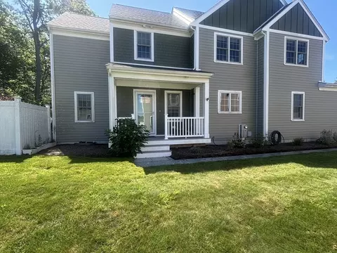 40 Drum Dr #40, Plymouth, MA 02360