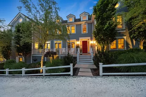 29 Point St, Provincetown, MA 02657