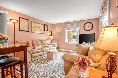 90 Roanoke Rd, Springfield, MA 01118 photo 16