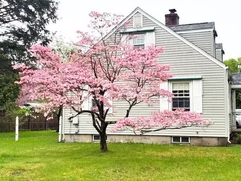 90 Roanoke Rd, Springfield, MA 01118 photo 5