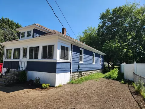 7 Duluth St, Fall River, MA 02721 photo 2