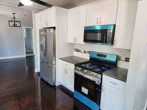 7 Duluth St, Fall River, MA 02721 photo 4