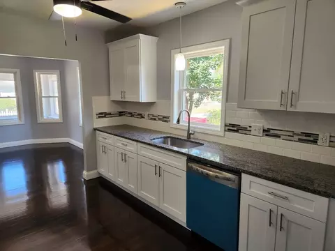 7 Duluth St, Fall River, MA 02721 photo 3