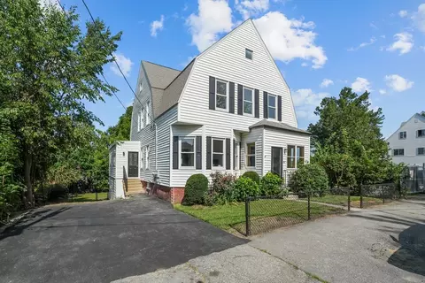 33 Gosnold St, Worcester, MA 01606