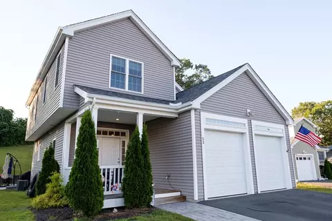 53 Candlelight Ln, Bellingham, MA 02019