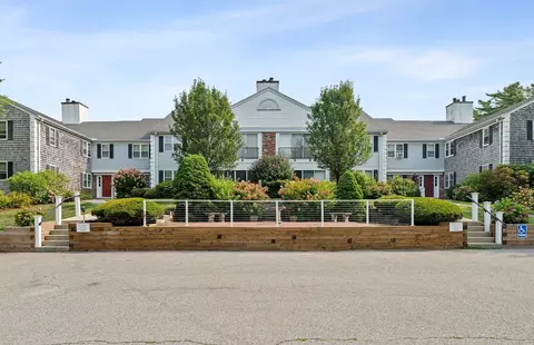 12 Hilltop Dr #12, Sandwich, MA 02563