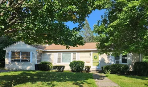 12 Mary Ann Dr, Worcester, MA 01606