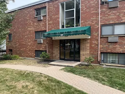 590 American Legion Hwy #5, Roslindale, MA 02131