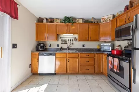 34 Regency Ct #34, Chicopee, MA 01020 photo 5