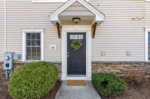 34 Regency Ct #34, Chicopee, MA 01020 photo 2