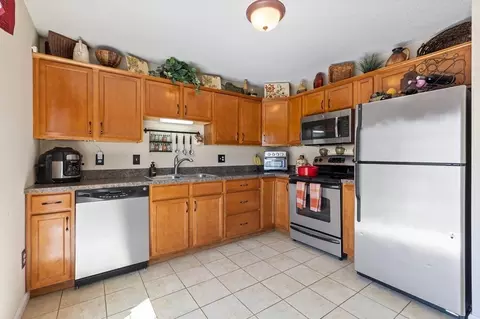 34 Regency Ct #34, Chicopee, MA 01020 photo 6