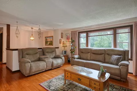 49 Summer Hill Rd, Maynard, MA 01754 photo 3
