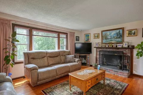 49 Summer Hill Rd, Maynard, MA 01754 photo 4