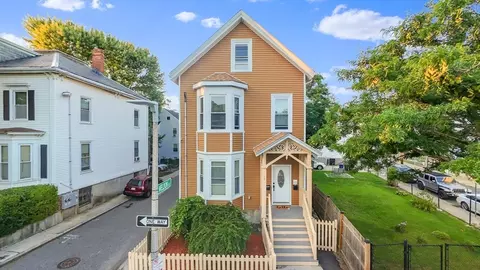 18 Holborn St, Boston, MA 02121