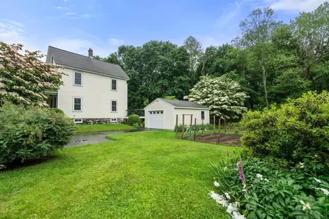 8 Orchard Ter, Maynard, MA 01754 photo 2