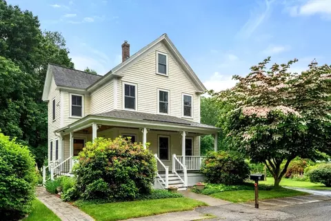 8 Orchard Ter, Maynard, MA 01754 photo 3