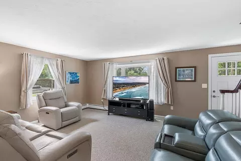 29 Brandes St, Webster, MA 01570 photo 4