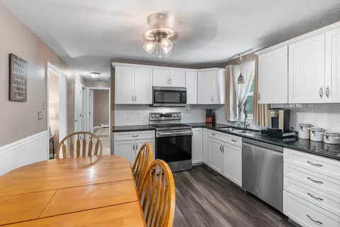 29 Brandes St, Webster, MA 01570 photo 6