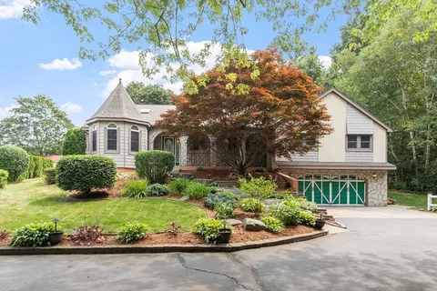 1381 Hildreth St, Dracut, MA 01826