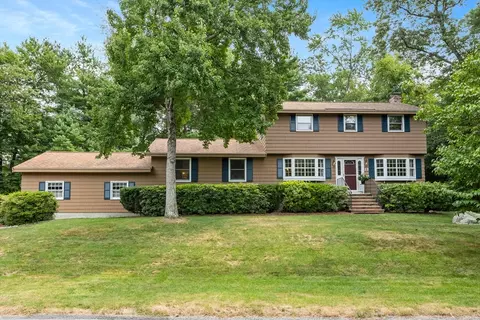 13 Cowdrey Ln, Acton, MA 01720