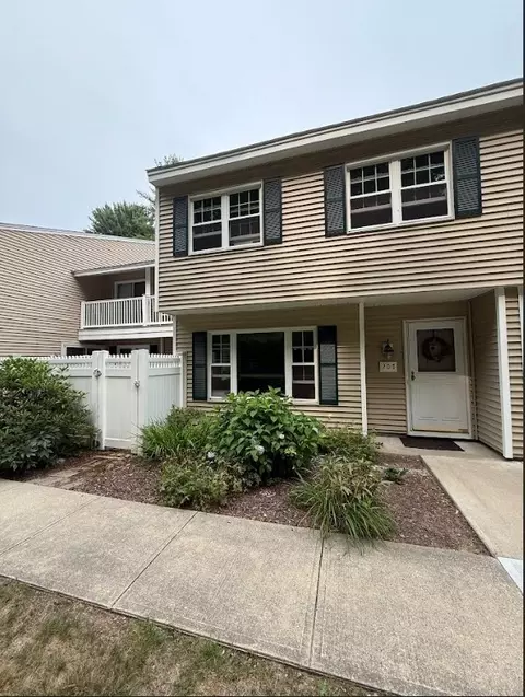 207 Edgebrook Dr #2-11, Boylston, MA 01505