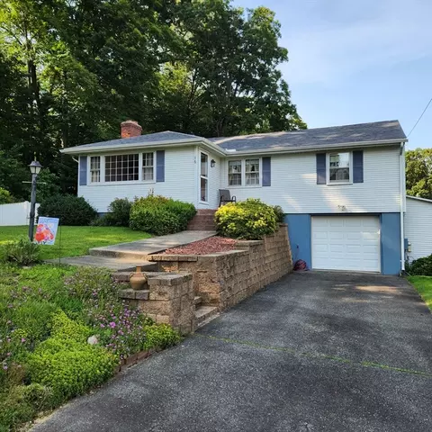 16 Laura Cir, Agawam, MA 01001