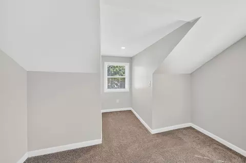 Entry Way - 289 Dickinson St, Fall River, MA 02721 photo 2 of 4