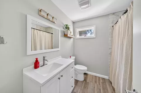 Bath - 289 Dickinson St, Fall River, MA 02721 photo 1 of 1