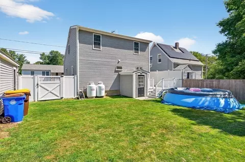 Exterior - 289 Dickinson St, Fall River, MA 02721 photo 7 of 11