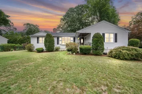 95 Albemarle Rd, Longmeadow, MA 01106