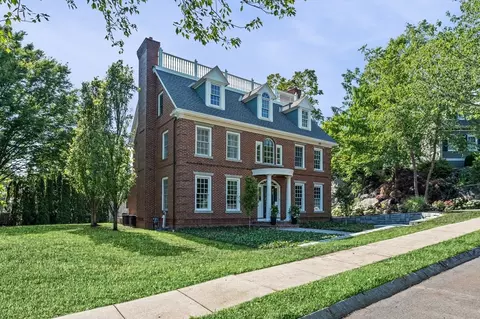 5 Supreme Ct, Swampscott, MA 01907