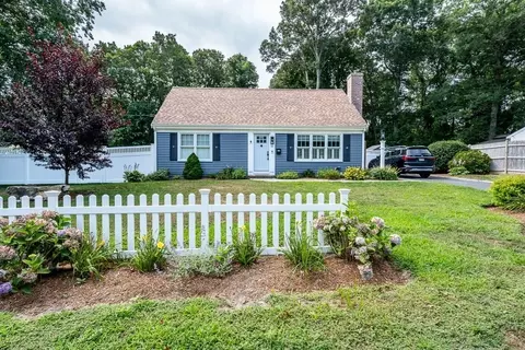 37 Winsome Rd, Yarmouth, MA 02664