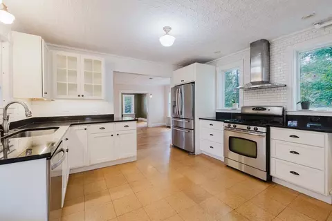 125 Park St, Easthampton, MA 01027 photo 13