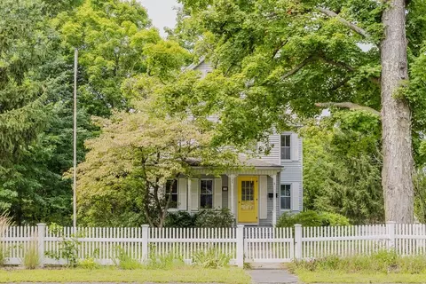 125 Park St, Easthampton, MA 01027 photo 2