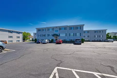 215 Glasgow St #2, Fall River, MA 02721 photo 2