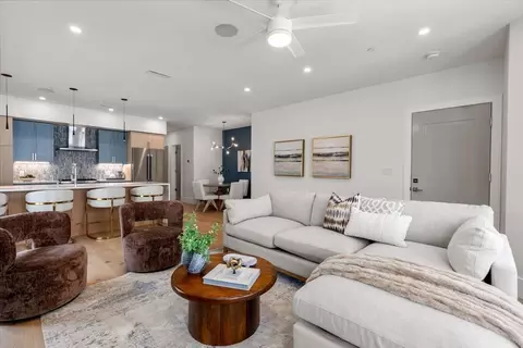 527 E 7th St #7, Boston, MA 02127