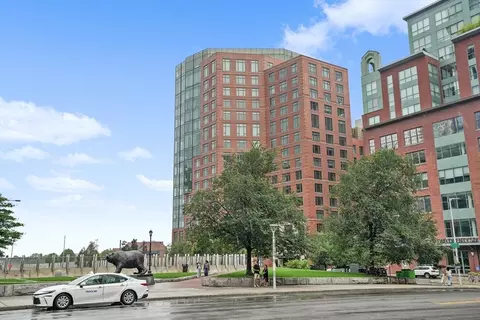 100 Lovejoy Wharf #6N, Boston, MA 02114