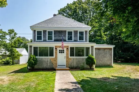 5 Bradford Ave, Kingston, MA 02364
