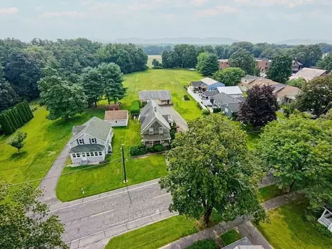 57 Elm St, Hatfield, MA 01038