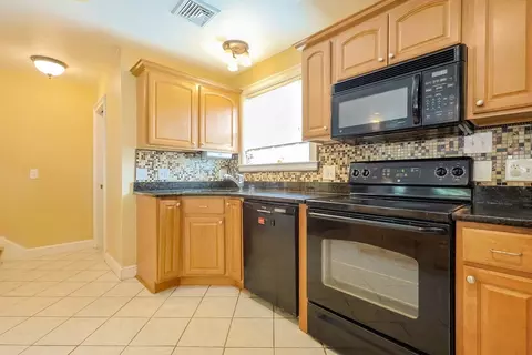 8 Whitins Rd # A, Sutton, MA 01590 photo 4