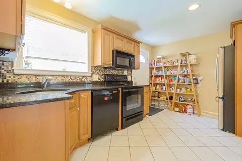 8 Whitins Rd # A, Sutton, MA 01590 photo 3