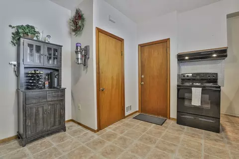 Entry Way - 20 Jackson Ave, Everett, MA 02149 photo 3 of 3